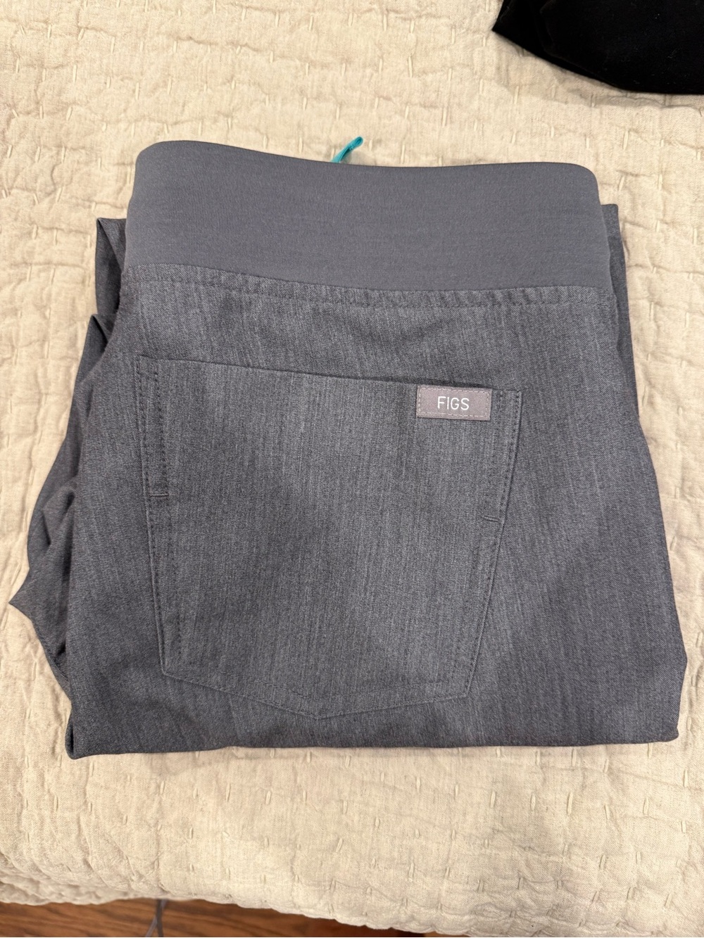 FIGS Women’s Joggers in Gray